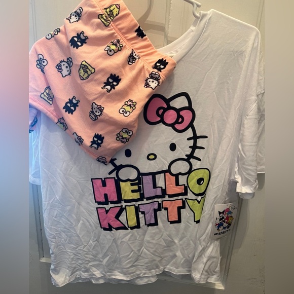New women’s hello Kitty pajama short set size large - Picture 1 of 4